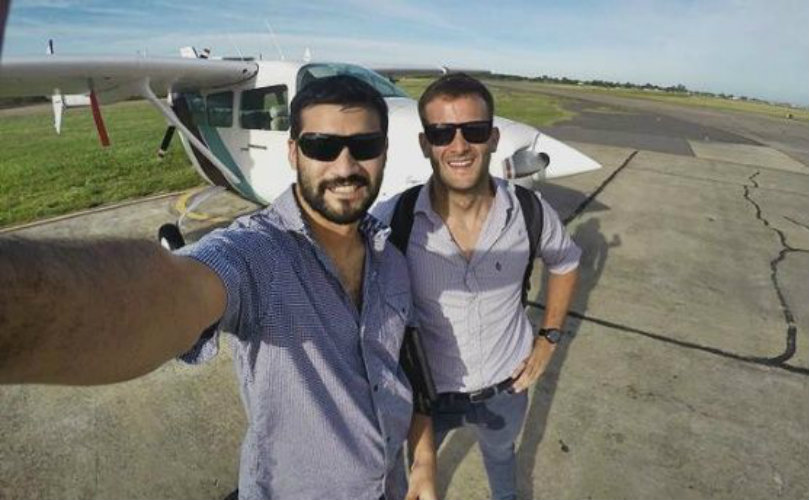 Matías Ronzano (30) y Facundo Vega, los pilotos.
