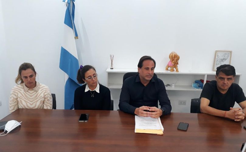 Esteban Ferri en la conferencia de Prensa