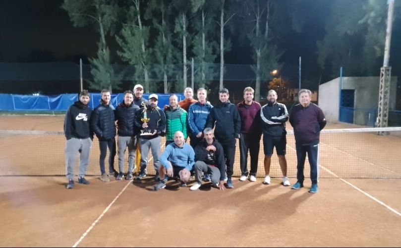 El equipo de Tenis adulto
