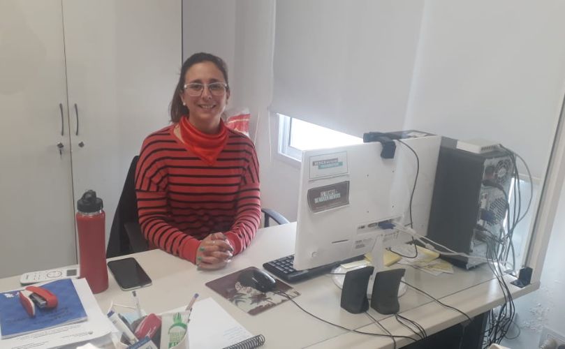 Eliana Girotti en la oficina de Desarrollo Social