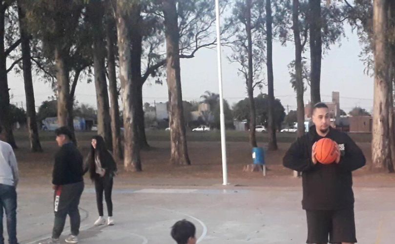 Clases en el playón deportivo