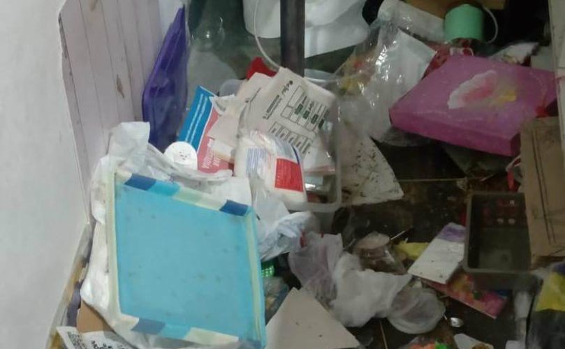 Todo revuelto: tal es el estado lamentable en el que dejaron el local