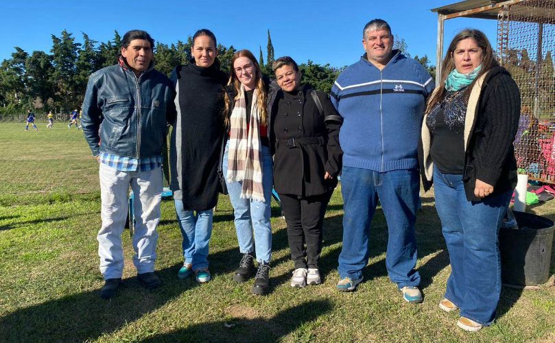 El equipo junto a Anita Martínez