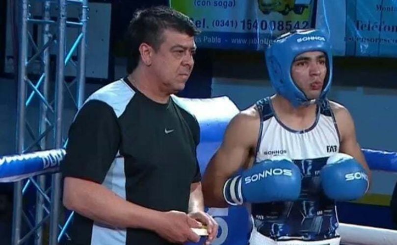 Cristian Nuñez junto a su profesor, Raúl Zeballos