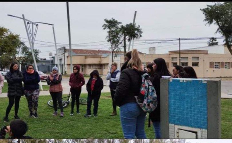 Vecinos y vecinas en la marcha contra la violencia