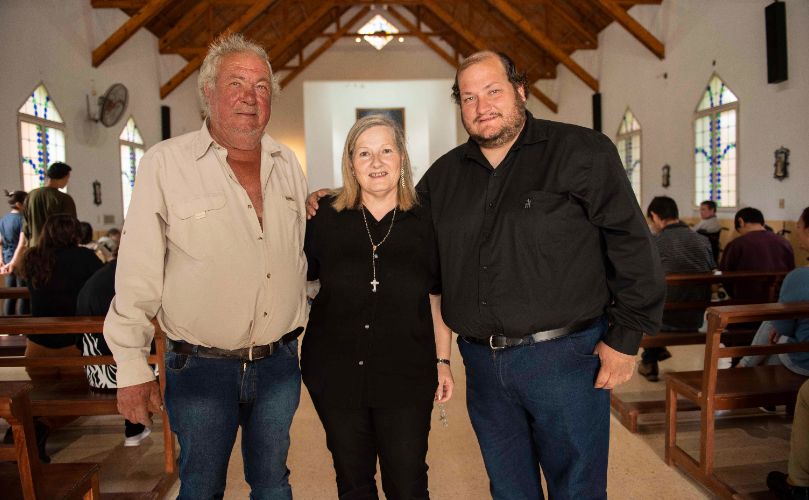 Angélica Orsi junto a su familia