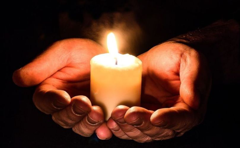 La luz que espera la resurrección 