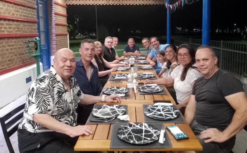 Periodistas agasajados junto a Esteban Ferri