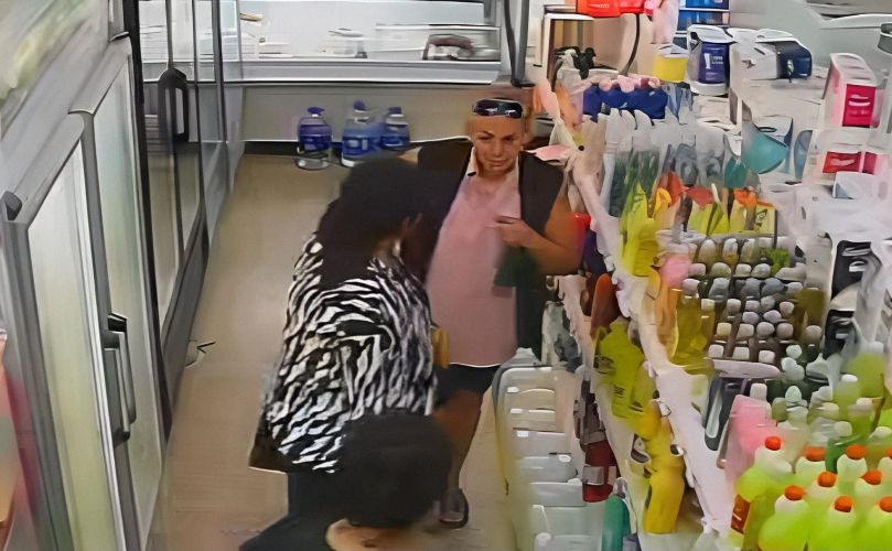 Mecheras hablando con una clienta en 'Lo de Panza'