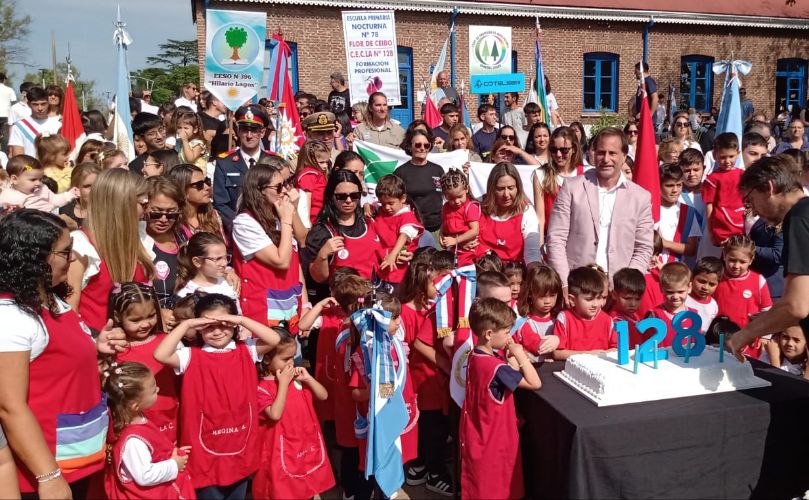 Esteban Ferri, Presidente comunal, junto a las instituciones 