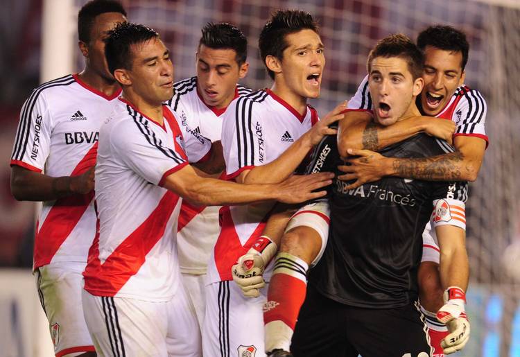 Chichizola le permitió a River llegar a la punta