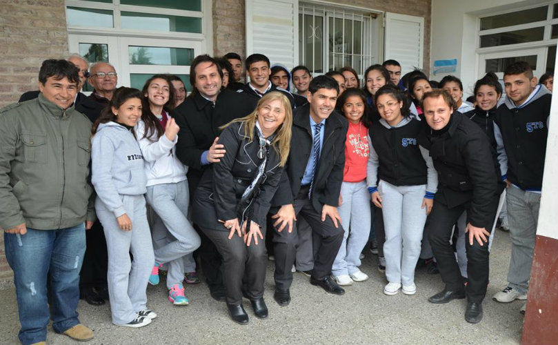 Ramos visitó la escuela secundaria