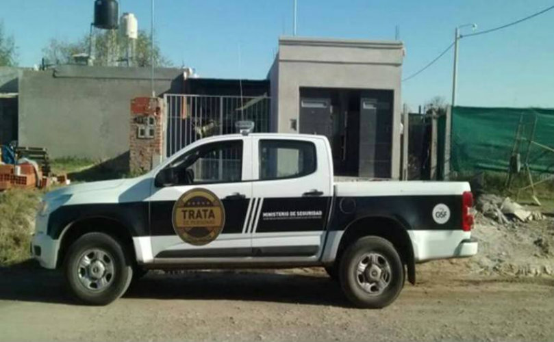 Casa allanada sobre calle Pueyrredon de Fighiera. Agencia de Investigaciones sobre Trata de Personas