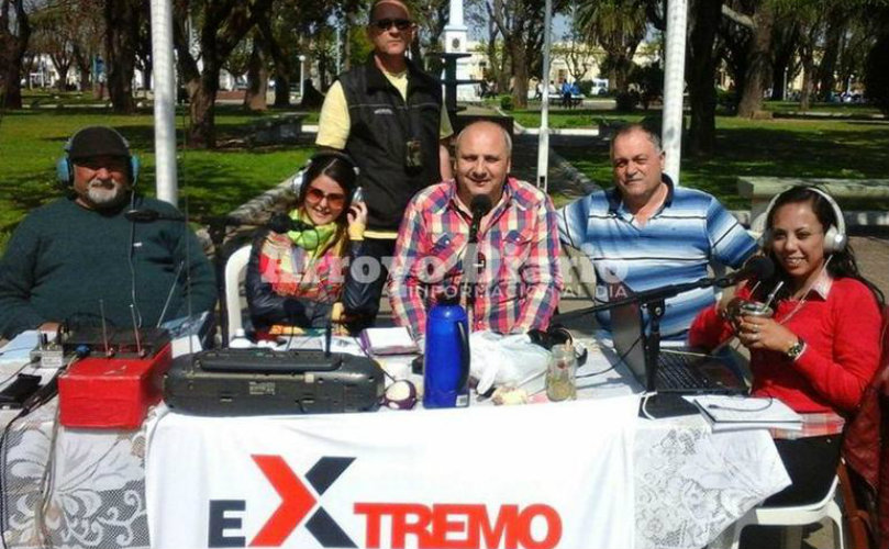 La radio dejó los estudios de Libertad 143 para salir a exteriores.