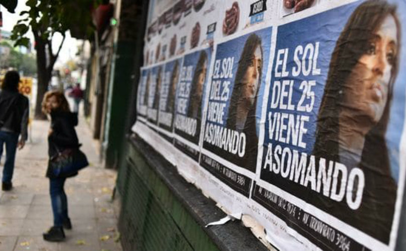 Los afiches no llevan firma de ninguna fuerza política ni agrupación