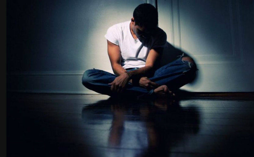 El adolescente se arrojó de un tercer piso del colegio.