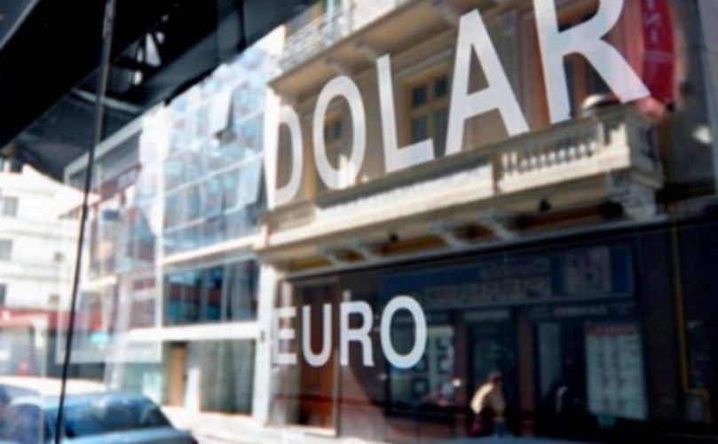 Para viajar, ahorrar o especular; muchos recurren al dólar en enero