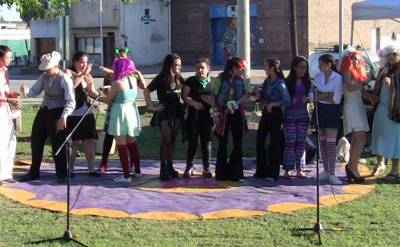 Los Pupis - Grupo de teatro local