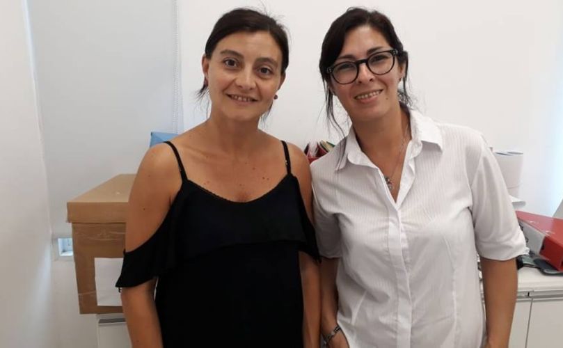 Lic. Lorena Burgos junto a la asistente social  Andrea Altamirano
