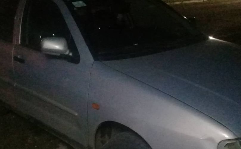 El auto se encontraba frente a su negocio 