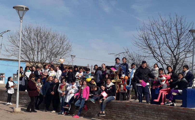 Niños y abuelos en la Isla de la Infancia 