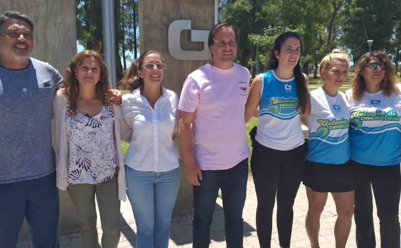 Esteban Ferri junto al equipo