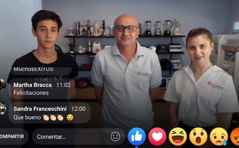 Guillermo Gigli con el equipo de ventas