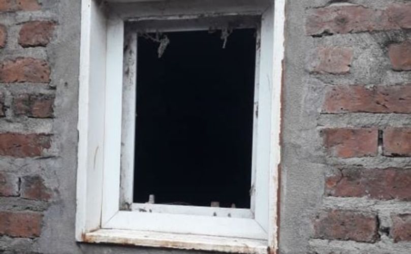 Los delincuentes ingresaron por la ventana del baño