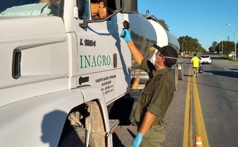 Personal de guardafauna colaborando con los controles