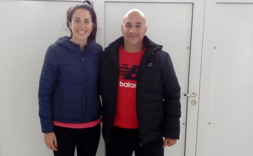 Mario  Barreto  junto a la coordinadora de deportes 