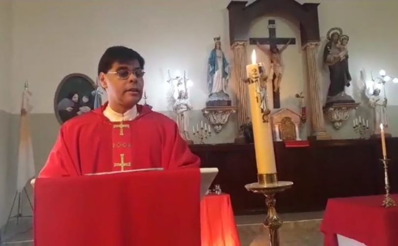 La misa se transmitió por facebook