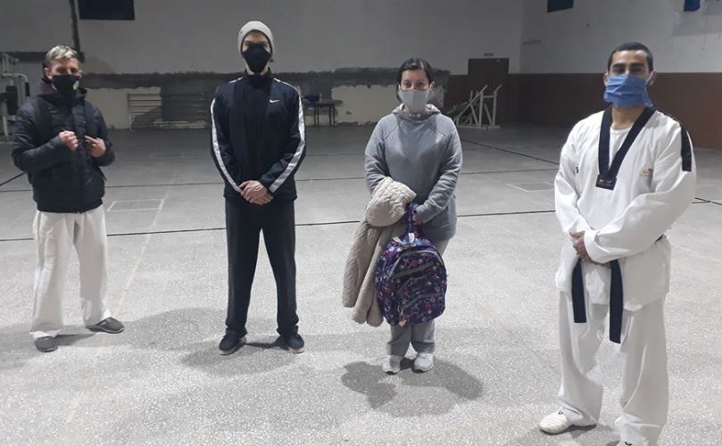 El sabon junto a algunos de sus alumnos