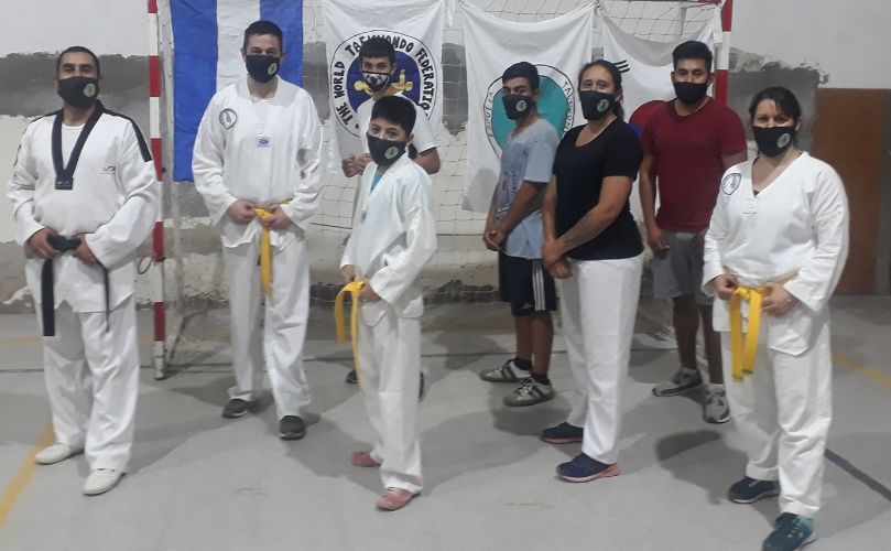 Franzi junto a algunos de sus alumnos 