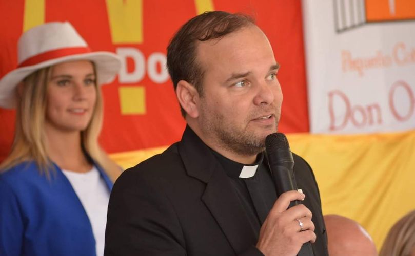 Padre Anibal Quevedo, director