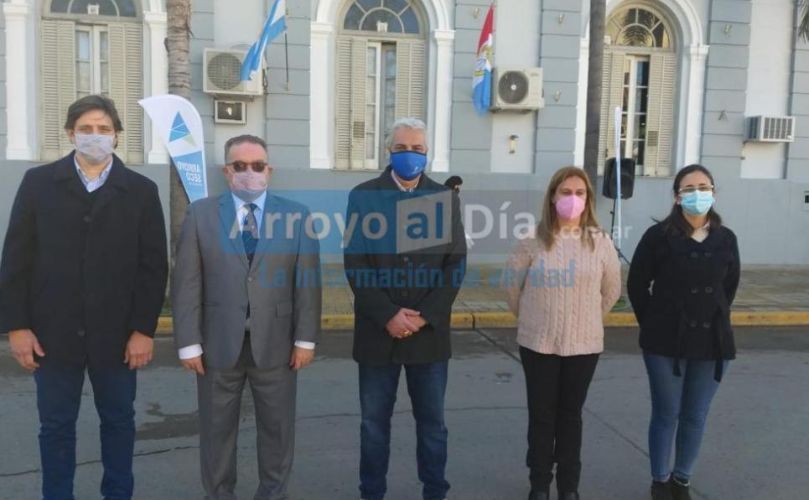 El ministro de seguridad provincial junto a dirigentes y referentes regionales