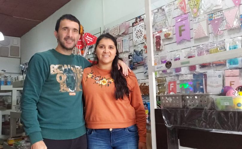 Una pareja de emprendedores locales